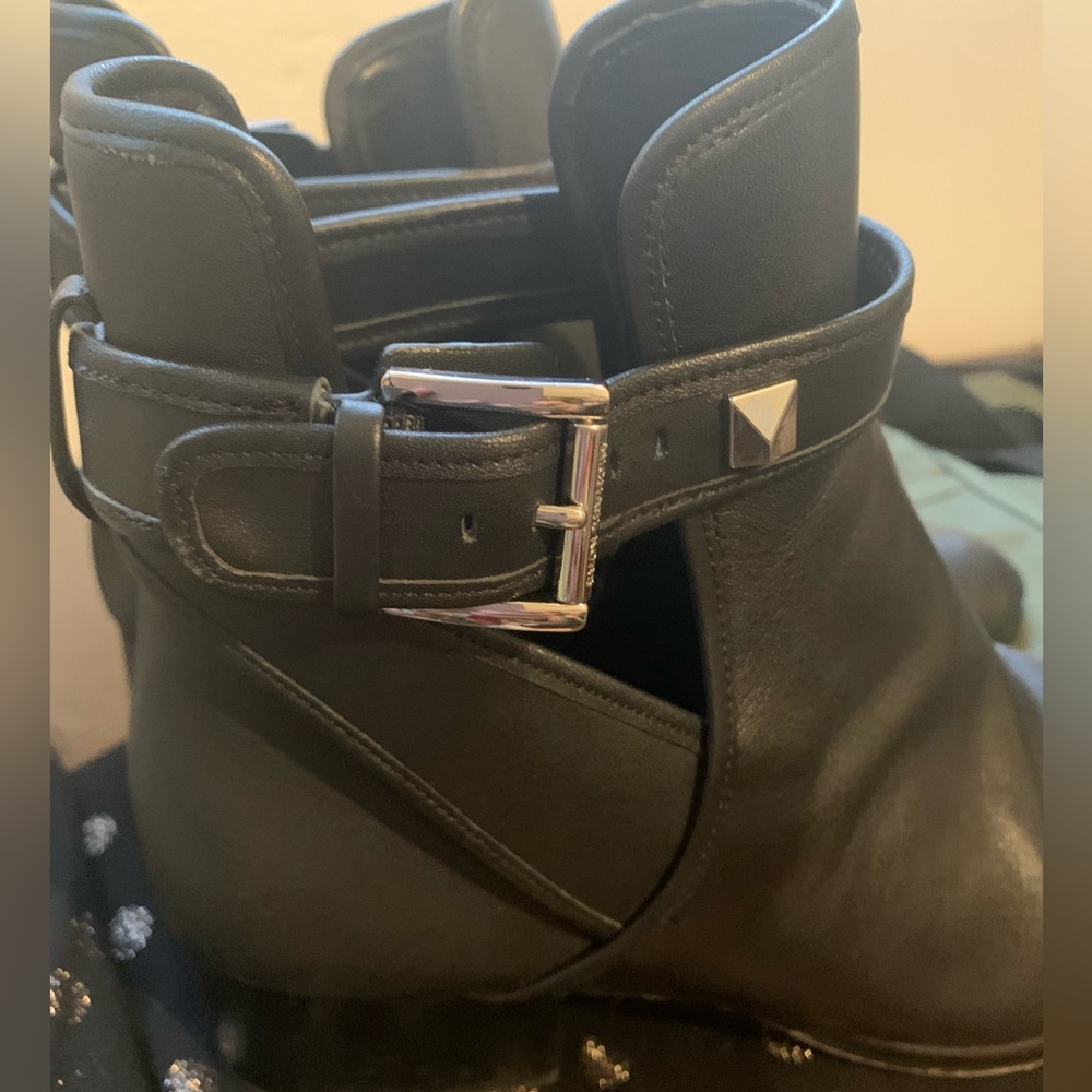 Michael Kors Britton ankle boots EUC - Picture 2 of 6